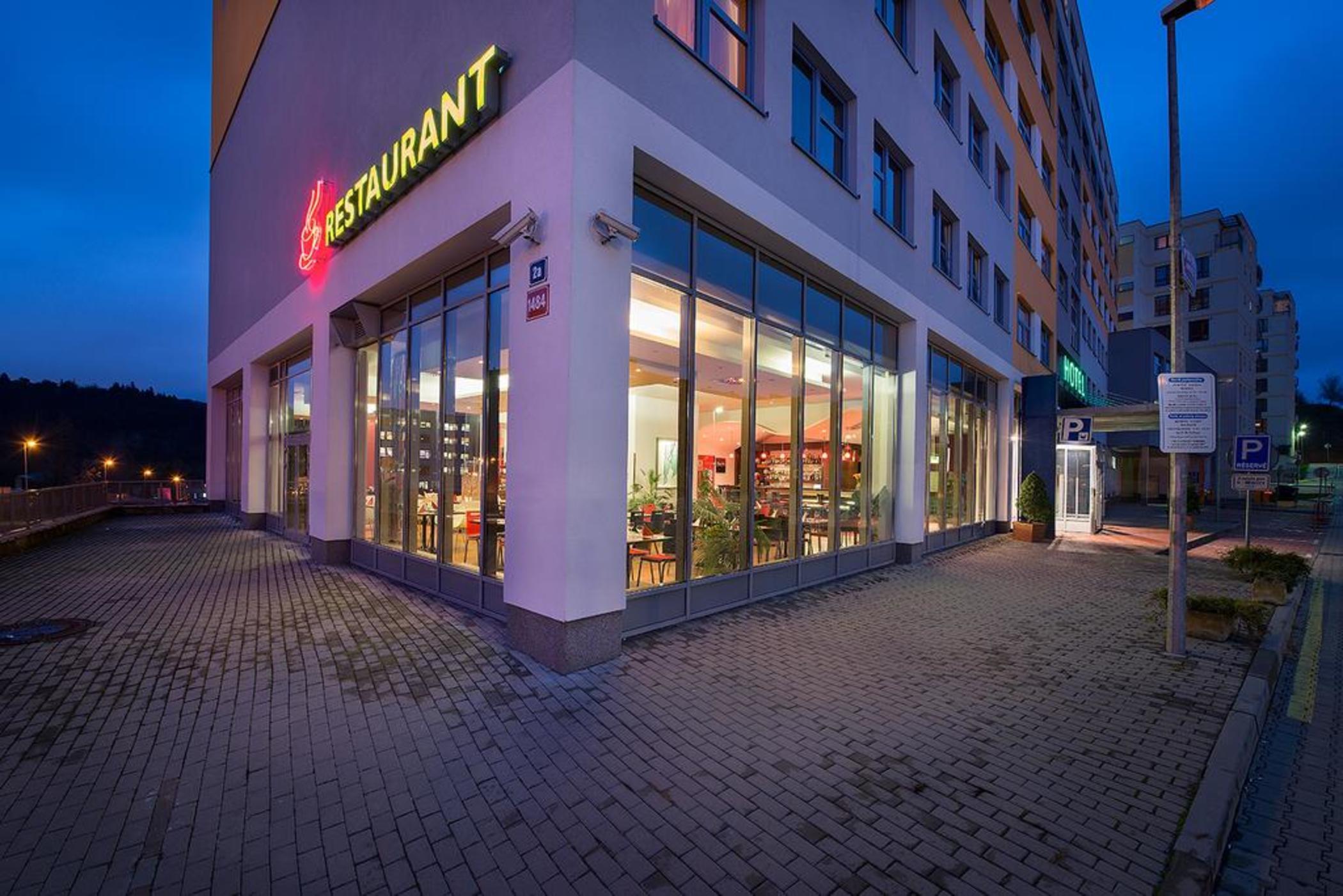 Rezidence Emmy Hotel Прага Екстериор снимка
