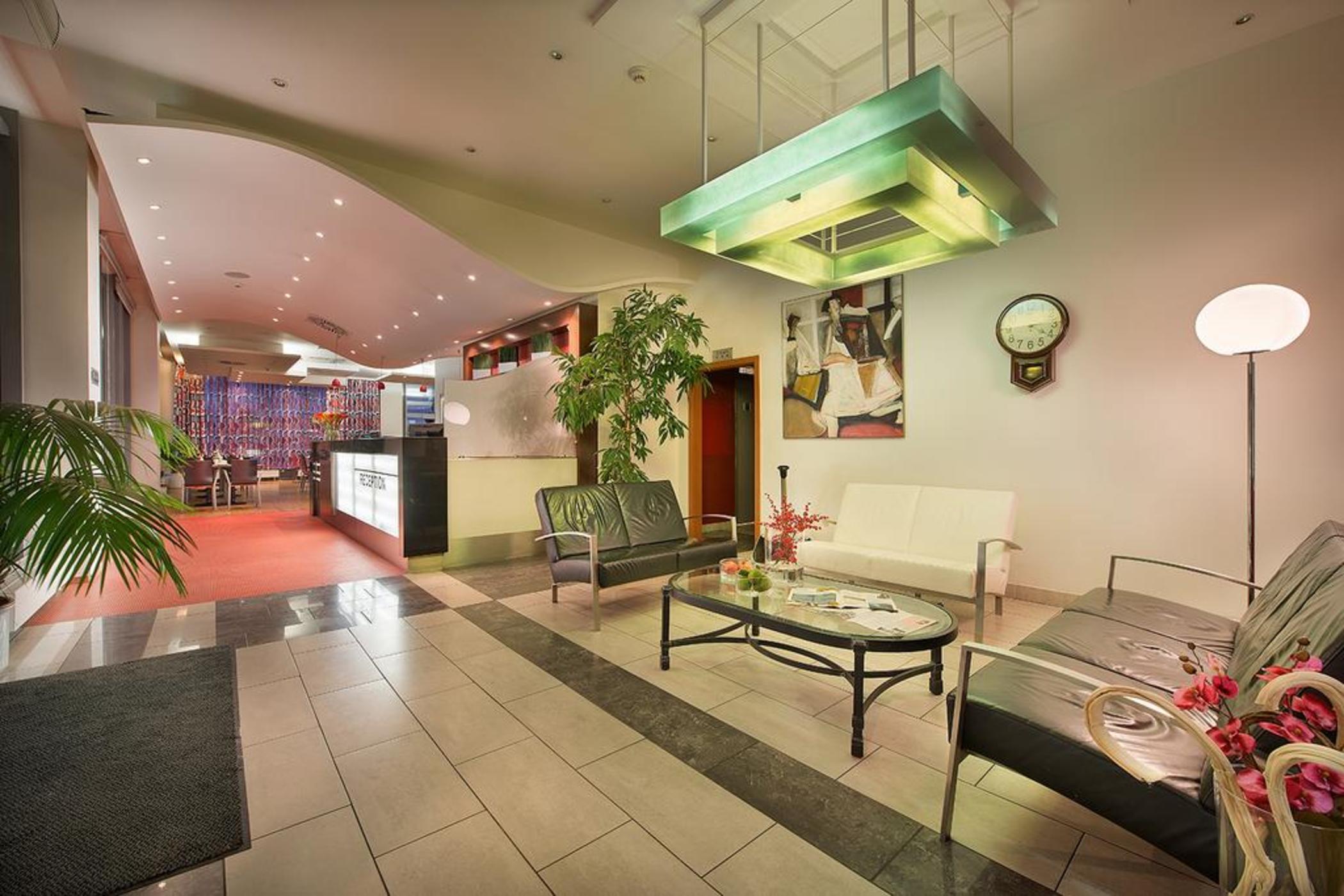 Rezidence Emmy Hotel Прага Екстериор снимка