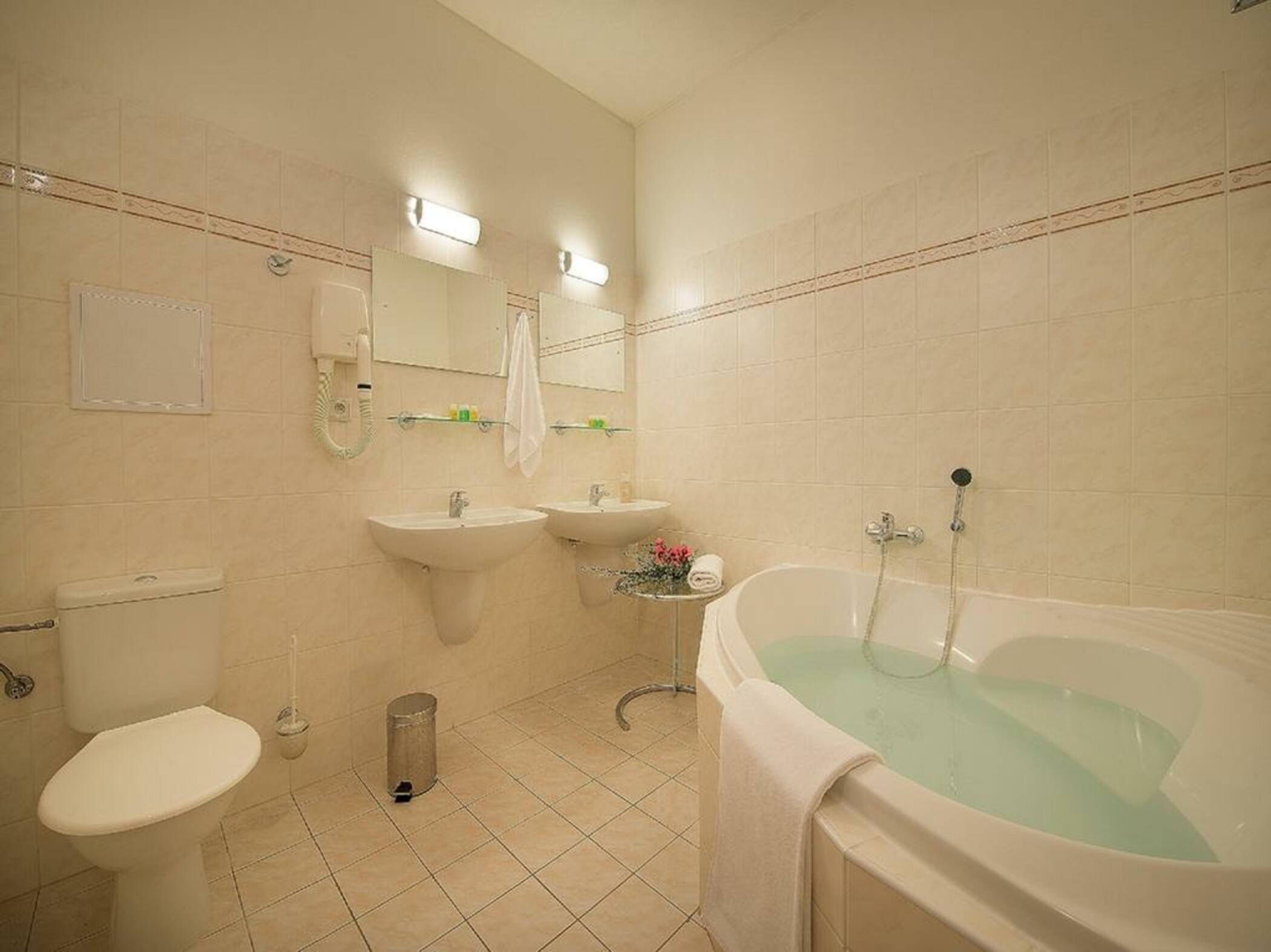 Rezidence Emmy Hotel Прага Екстериор снимка