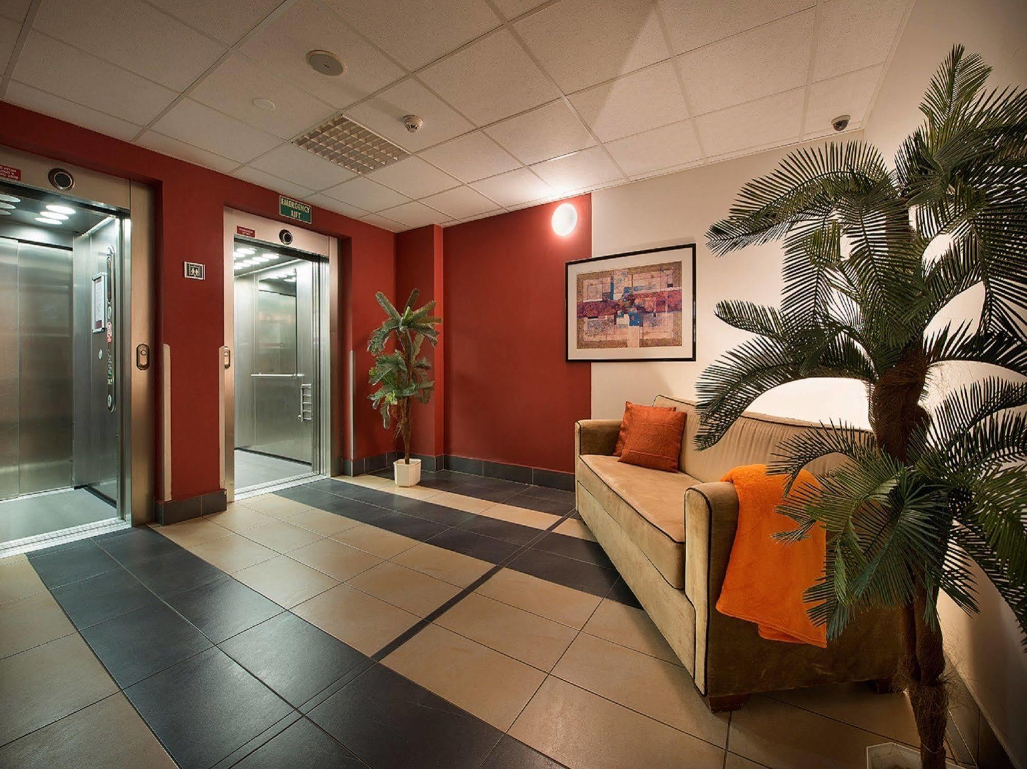 Rezidence Emmy Hotel Прага Екстериор снимка