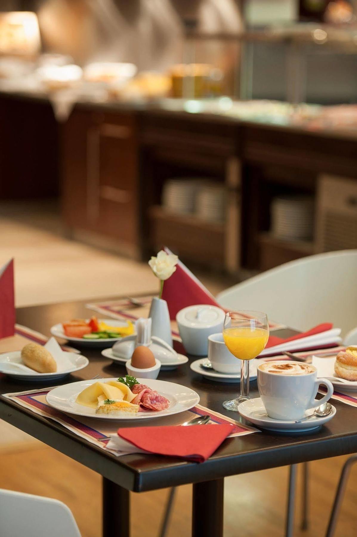 Rezidence Emmy Hotel Прага Екстериор снимка