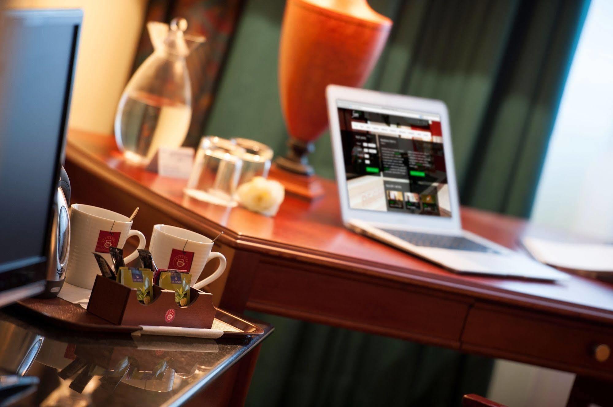 Rezidence Emmy Hotel Прага Екстериор снимка